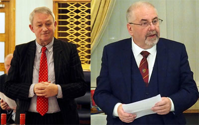 Pictured left: Sir Peter Roscow KLB proposes the toast to Chris Butterfield. Pictured right: Chris Butterfield responds to the toast to his health.