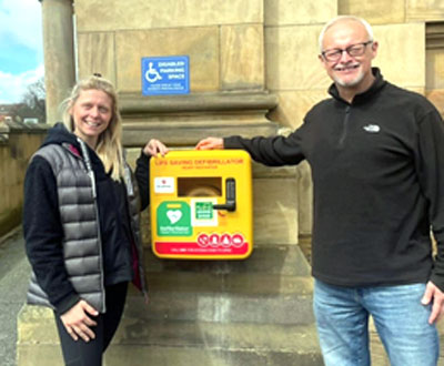  Phil Stock and Emma Caunce, a trustee of Southport Saviors, at the new defibrillator station.