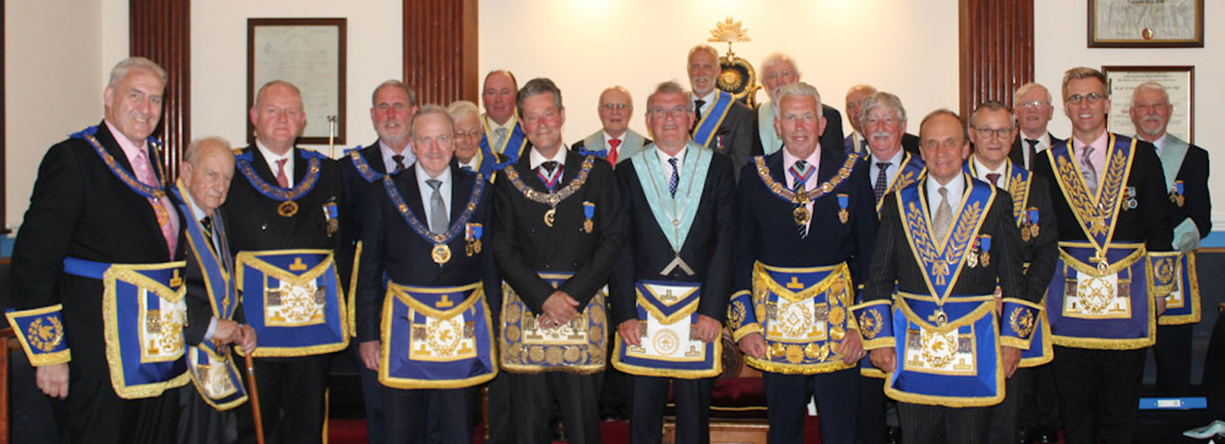 The brethren of Compass Lodge with Provincial and grand officers of both Provinces.