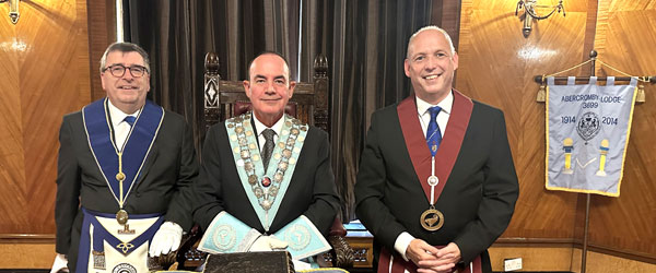 Lodge visitors with IPM John Conlon. Paul McLachlan (left) and Mike Fox (right).