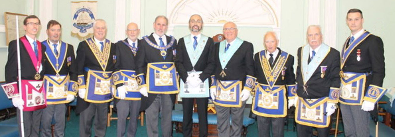 Provincial team with Merchants’ Lodge WM and IPM.
