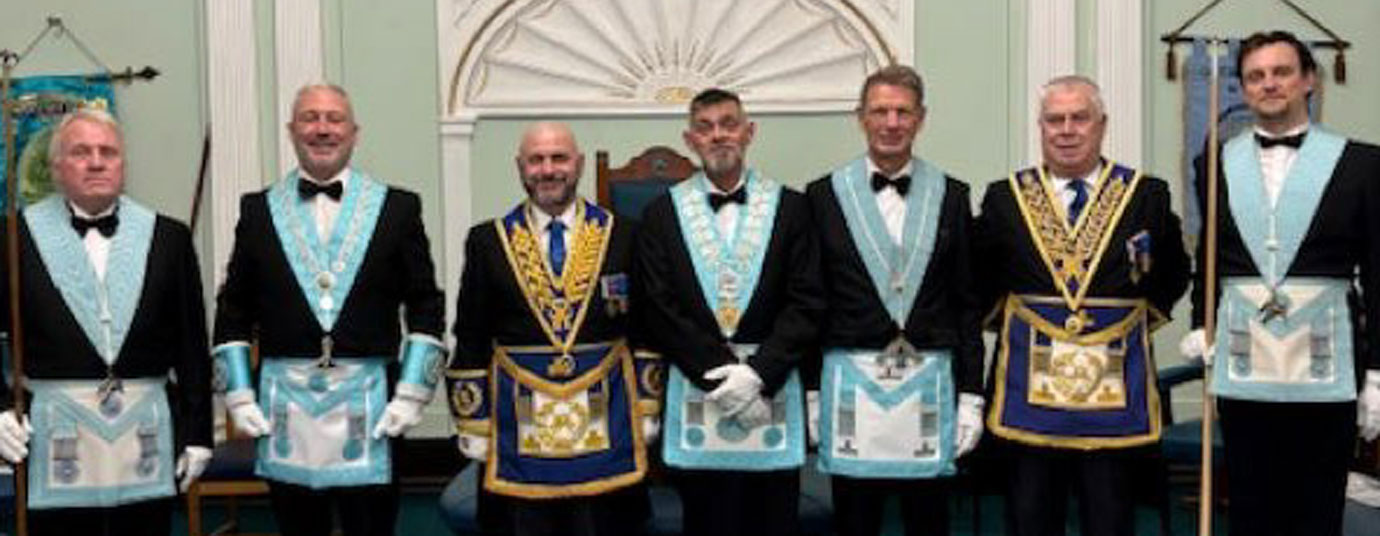 Pictured from left to right, are: SD Keith Griffiths, SW Stuart Virgo, Robb Fitzsimmons, WM Derek Connor, IPM Ian Webster, Dave Johnson and JD Craig Jones.