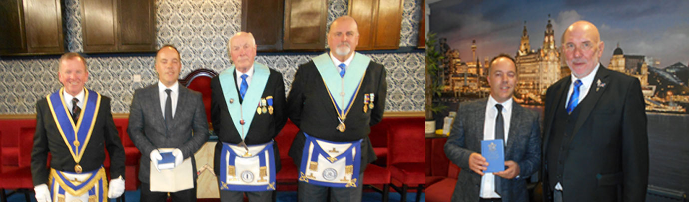 Pictured left from left to right, are: Peter Bush, Paul Hudspith, Eirwyn Jones and Kevin Flynn. Pictured right: Paul Hudspith (left) with Chris Lyon.