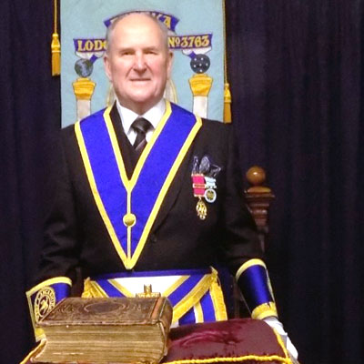 A very proud installing master Don Fraser.