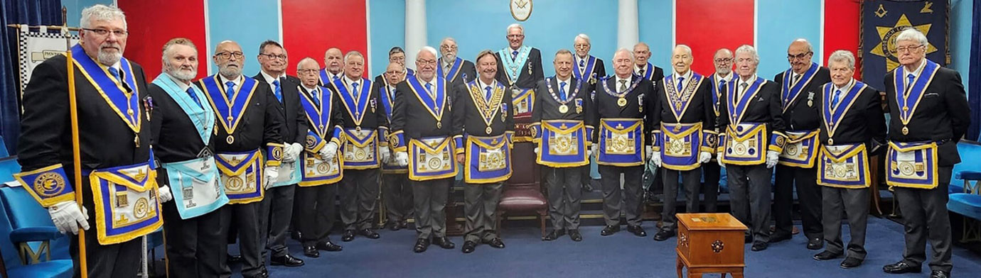 Brethren and visitors with Paul Hesketh, Adrian Hunter and Peter Lockett centre.