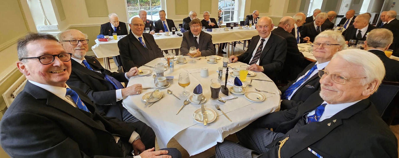 Brethren enjoying the festive board with the top table guests.