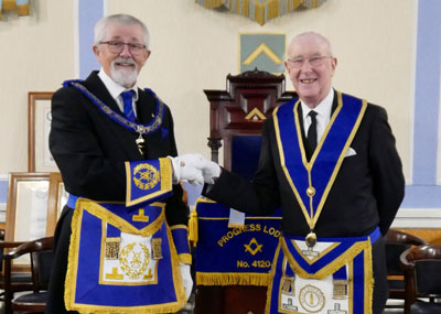 David Barr (left) congratulating Mike Copley.