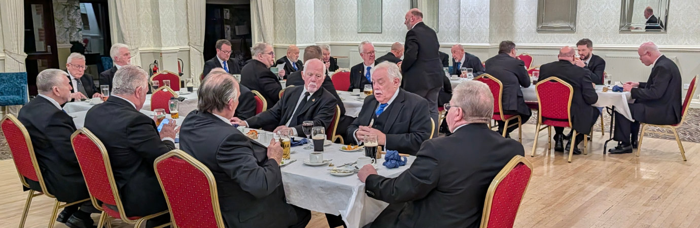 Brethren enjoying the festive board.