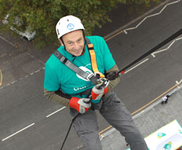 Gladstone-Rappelling-for-research