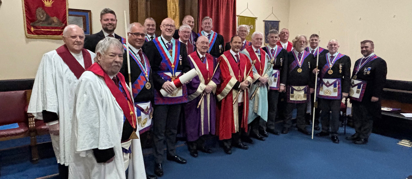 Pictured from left to right, are: Phil Irving, Jack Craig, Gordon Evans, Lee Fisher, Gary Rogerson, Neil Hartley, John Berry, Ken Maunder, Andy McClements, Paul Mason, Neil McGill, Bill Byrne, Adrian Gifford, Chris Larder, Daniel Crossley, Alastair Davidson, Stewart Aimson, Les Newlands and Rob Fitzsimmons.