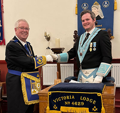 James Gibbon welcomes John Murphy to Victoria Lodge. James Gibbon welcomes John Murphy to Victoria Lodge.