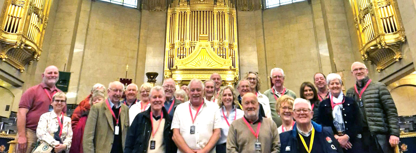 The Perfect Points group inside the Grand Temple. The Perfect Points group inside the Grand Temple.