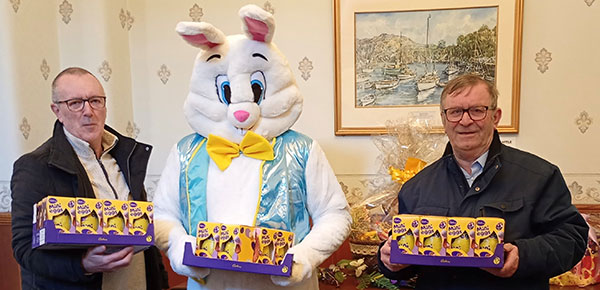 Eddie (left), Alan (right) and Easter bunny (Ian Jolly, Starkie Lodge) getting ready to deliver Easter eggs.