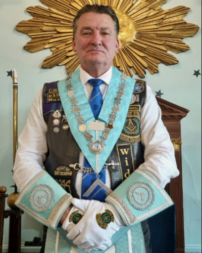 Andreas Andrea proudly wears the new master's chain and collar Andreas Andrea proudly wears the new master's chain and collar
